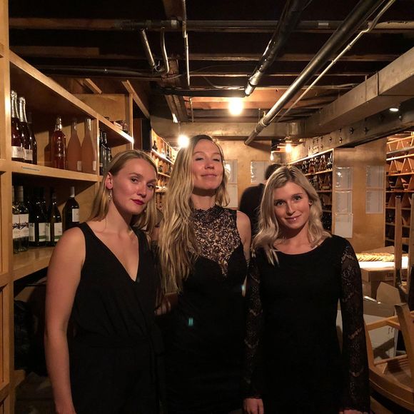 Meet your Posher, Amanda - Picture 1 of 1